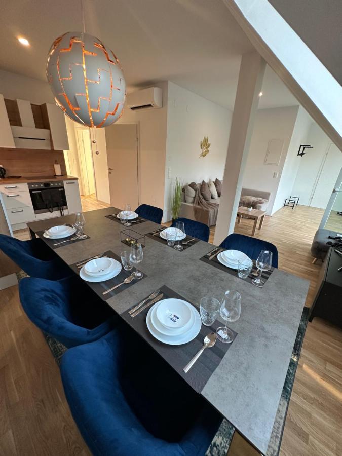 New With Spacious Balcony 18 Wenen