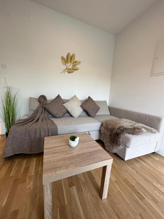 New With Spacious Balcony 18 * Wenen