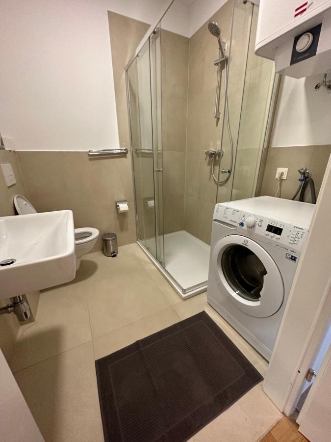 New With Spacious Balcony 18 Appartement *