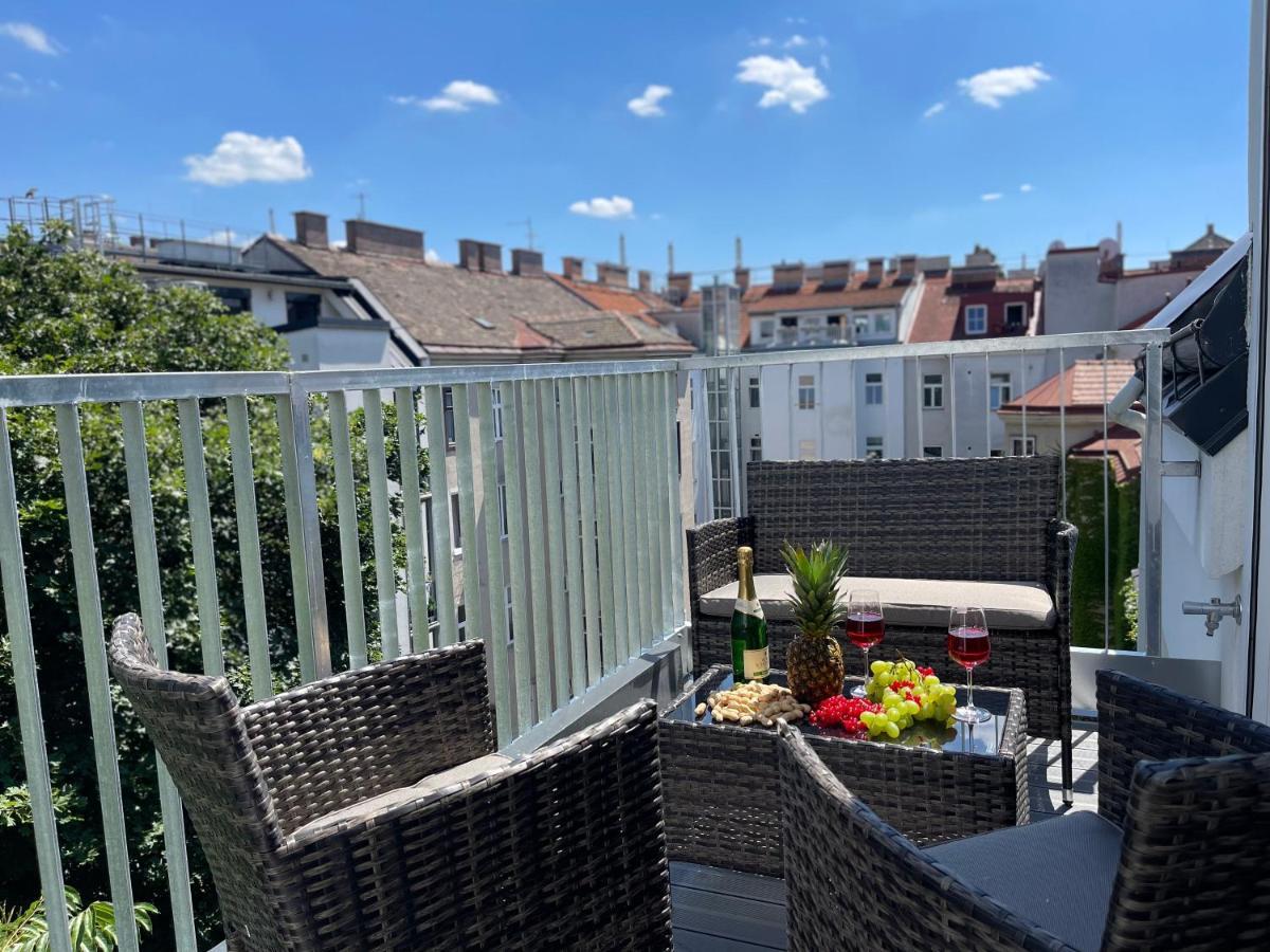 New With Spacious Balcony 18 * Wien